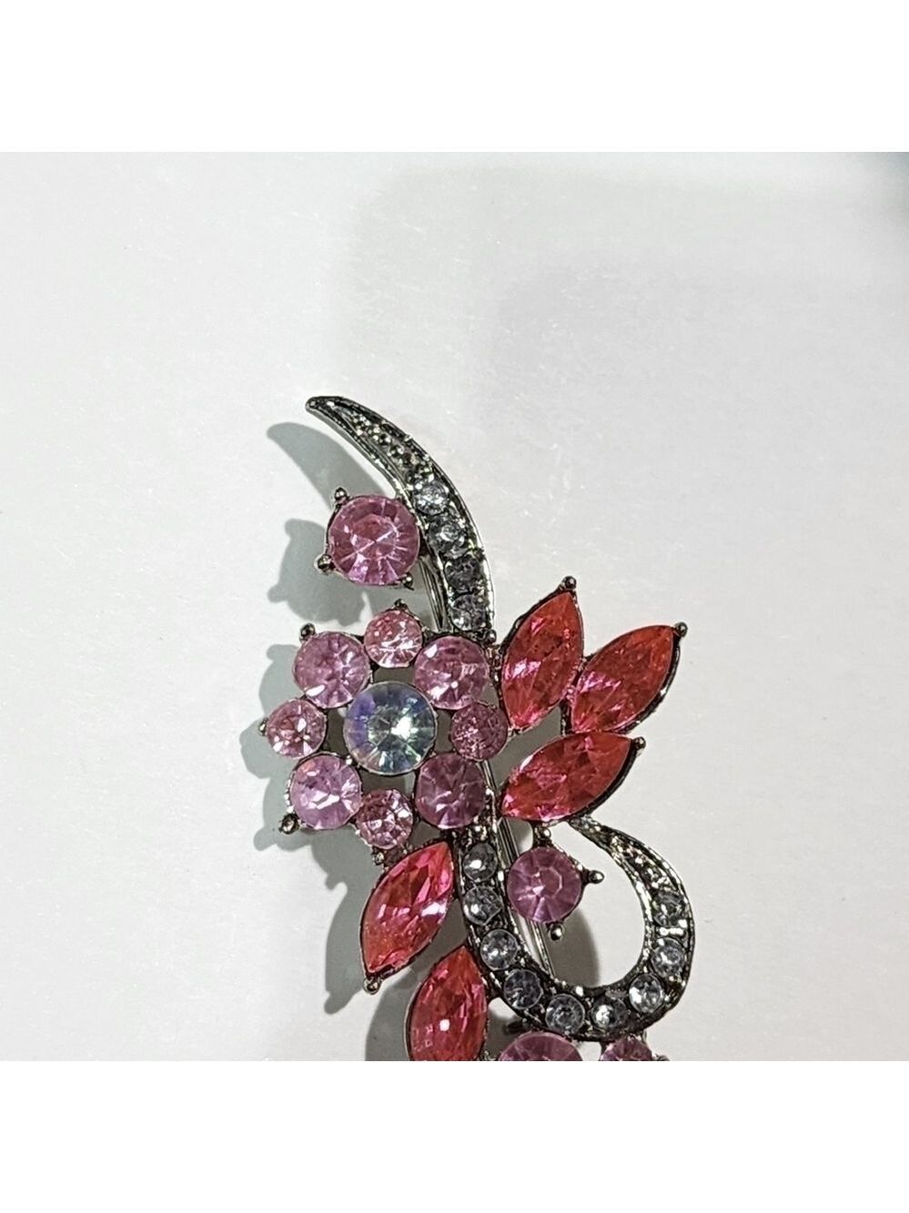 Vintage Pink floral costume brooch Silvertone - Picture 7 of 10